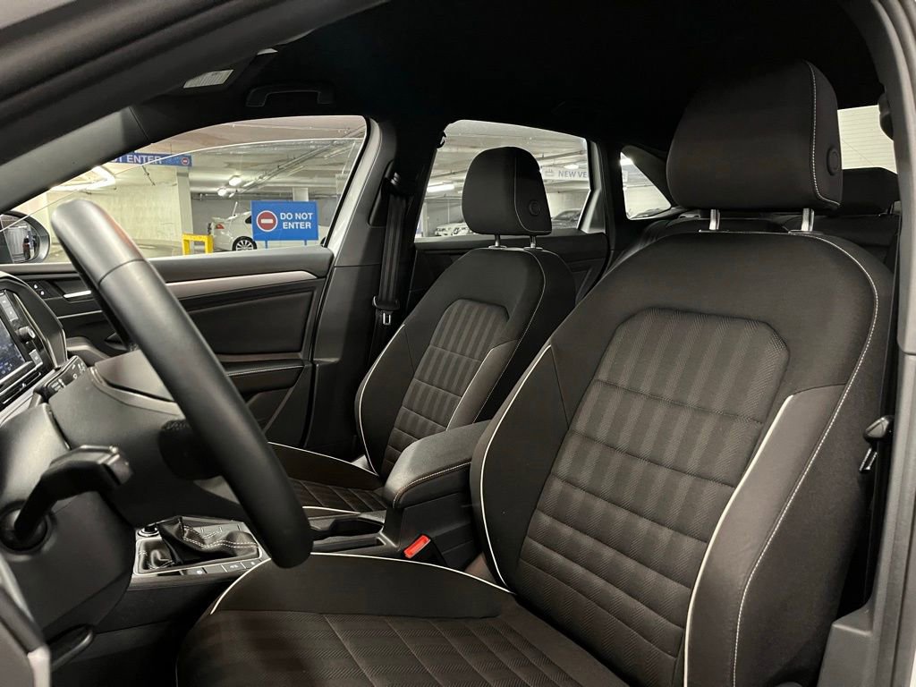 Used 2024 Volkswagen Jetta Sport image 15