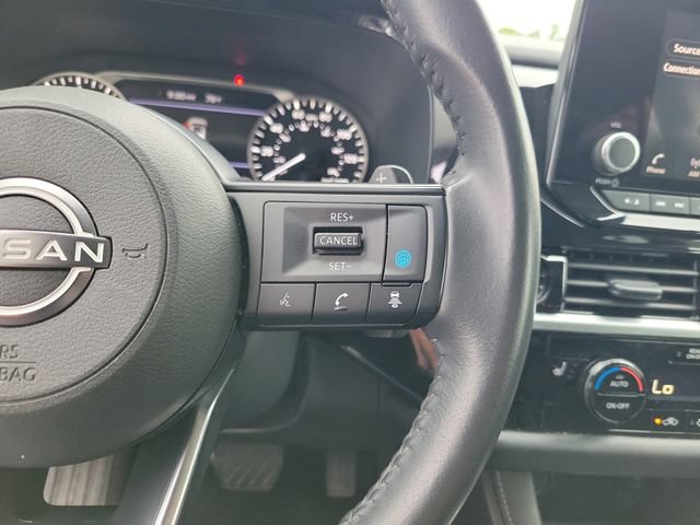 Used 2024 Nissan Pathfinder SV FWD image 18