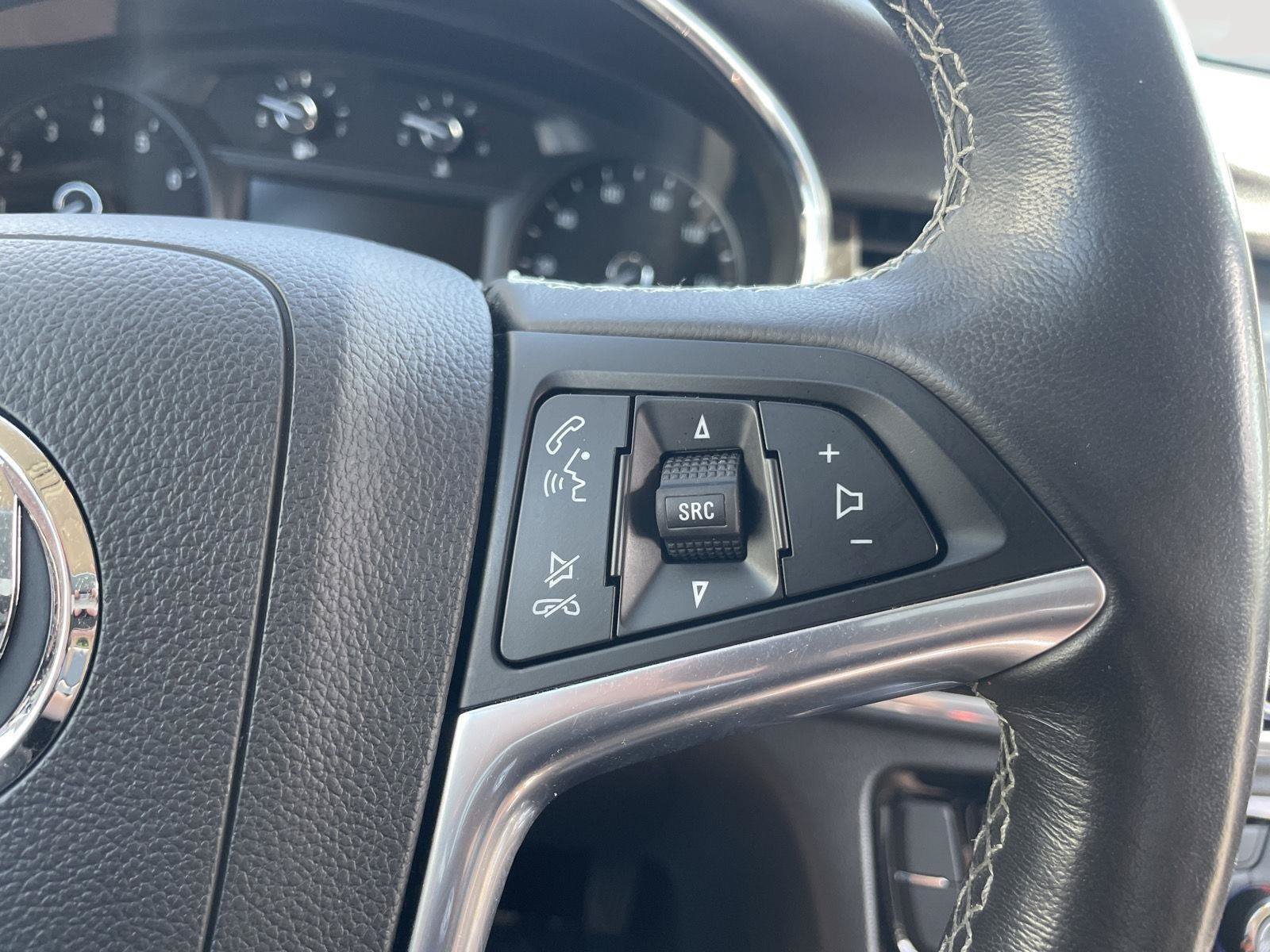 Used 2020 Buick Encore Essence AWD/4WD image 17