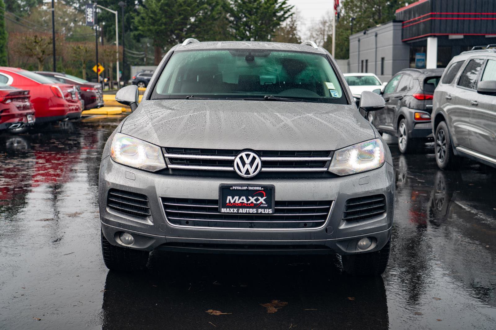 Used 2014 Volkswagen Touareg Sport AWD/4WD image 3