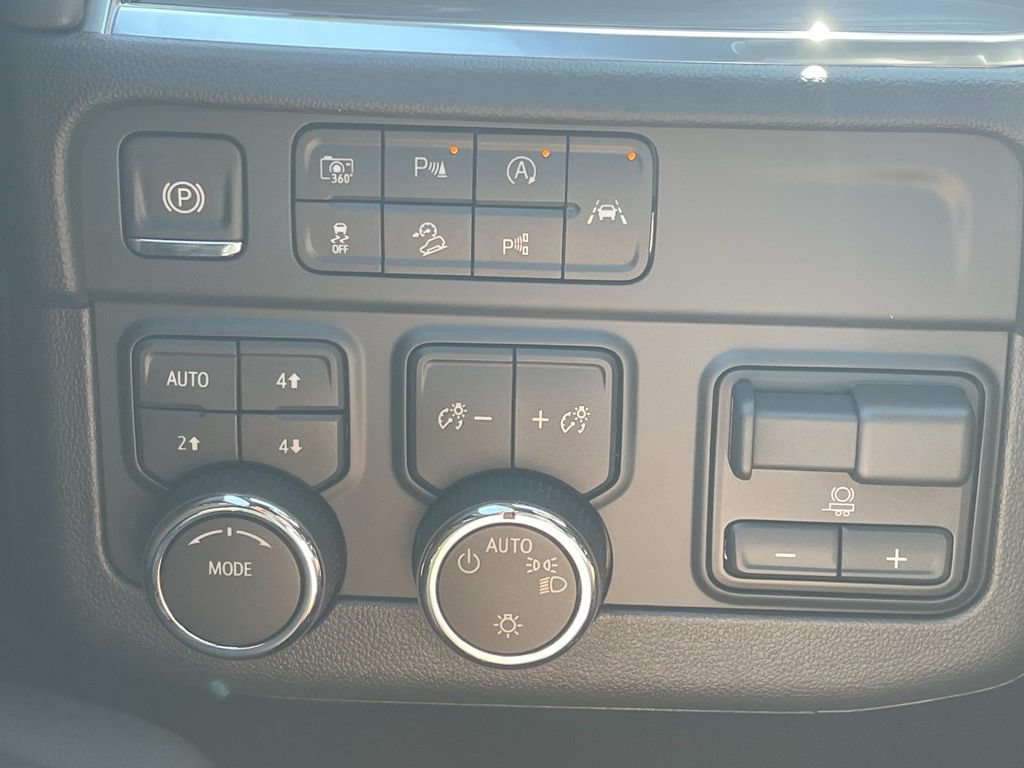 New 2026 Chevrolet Suburban LS w/ Max Trailering Package AWD/4WD image 27