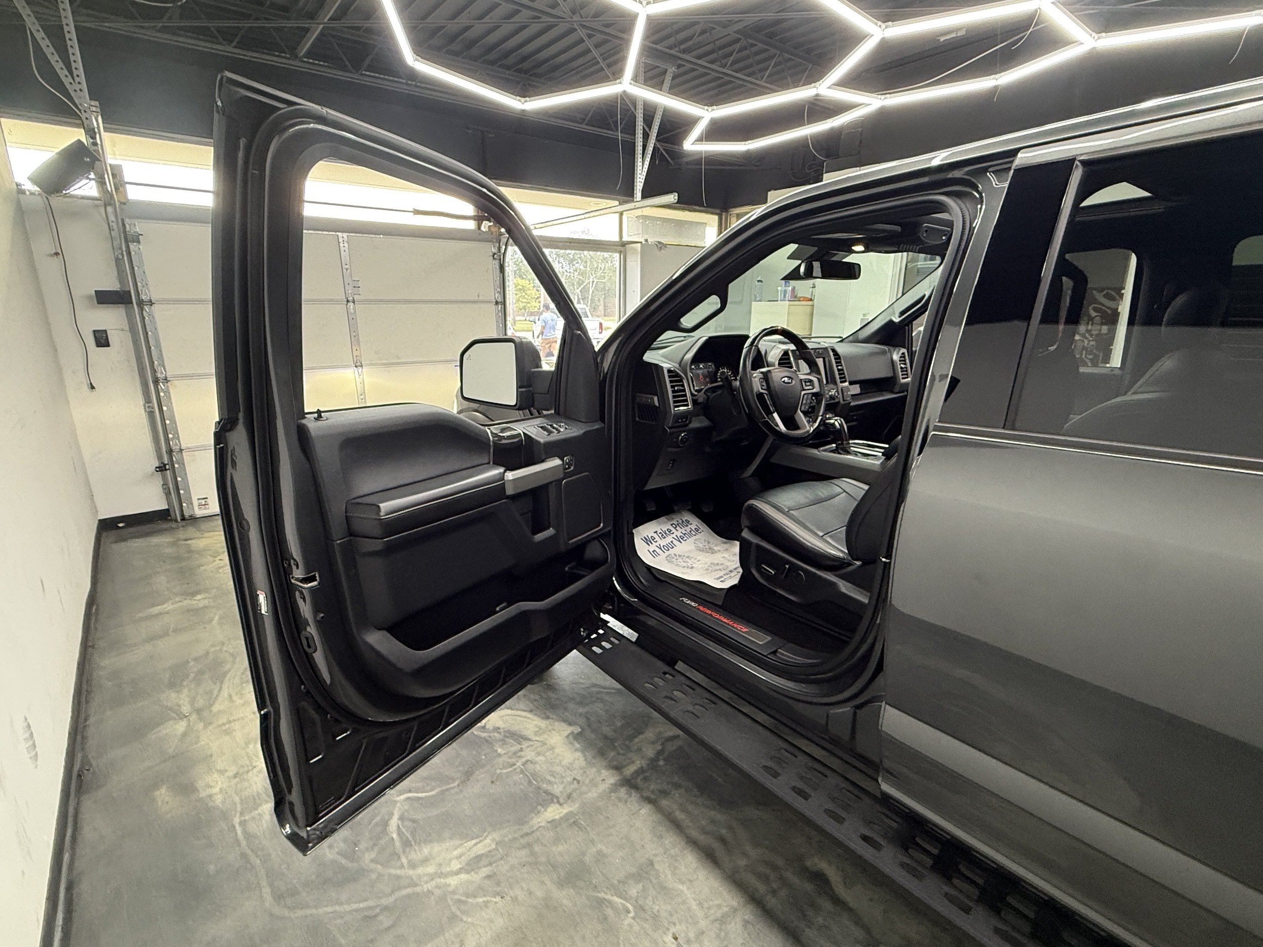 Used 2018 Ford F150 Raptor w/ Equipment Group 802A Luxury AWD/4WD image 10
