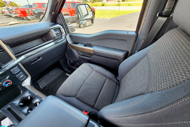 Used 2025 Ford F150 STX w/ Equipment Group 201A FX4 AWD/4WD image 14