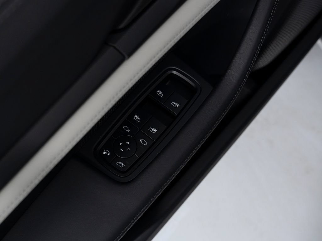 Certified 2022 Porsche Taycan 4S AWD/4WD image 23