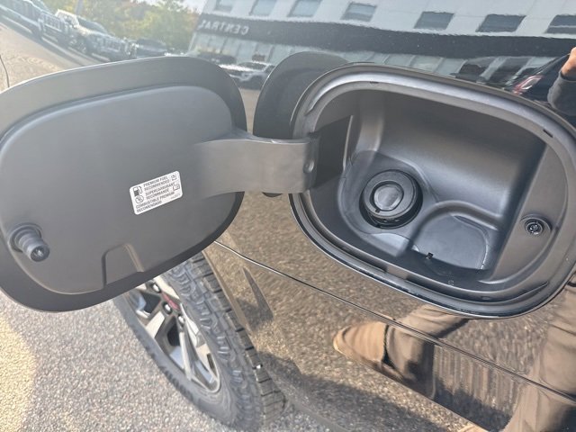 New 2026 GMC Yukon AT4 w/ AT4 Premium Package image 12