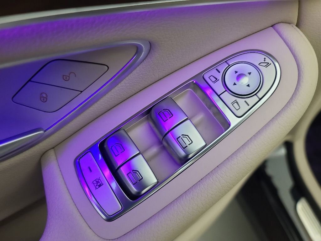 Used 2022 Mercedes-Benz GLC 300 4MATIC image 23