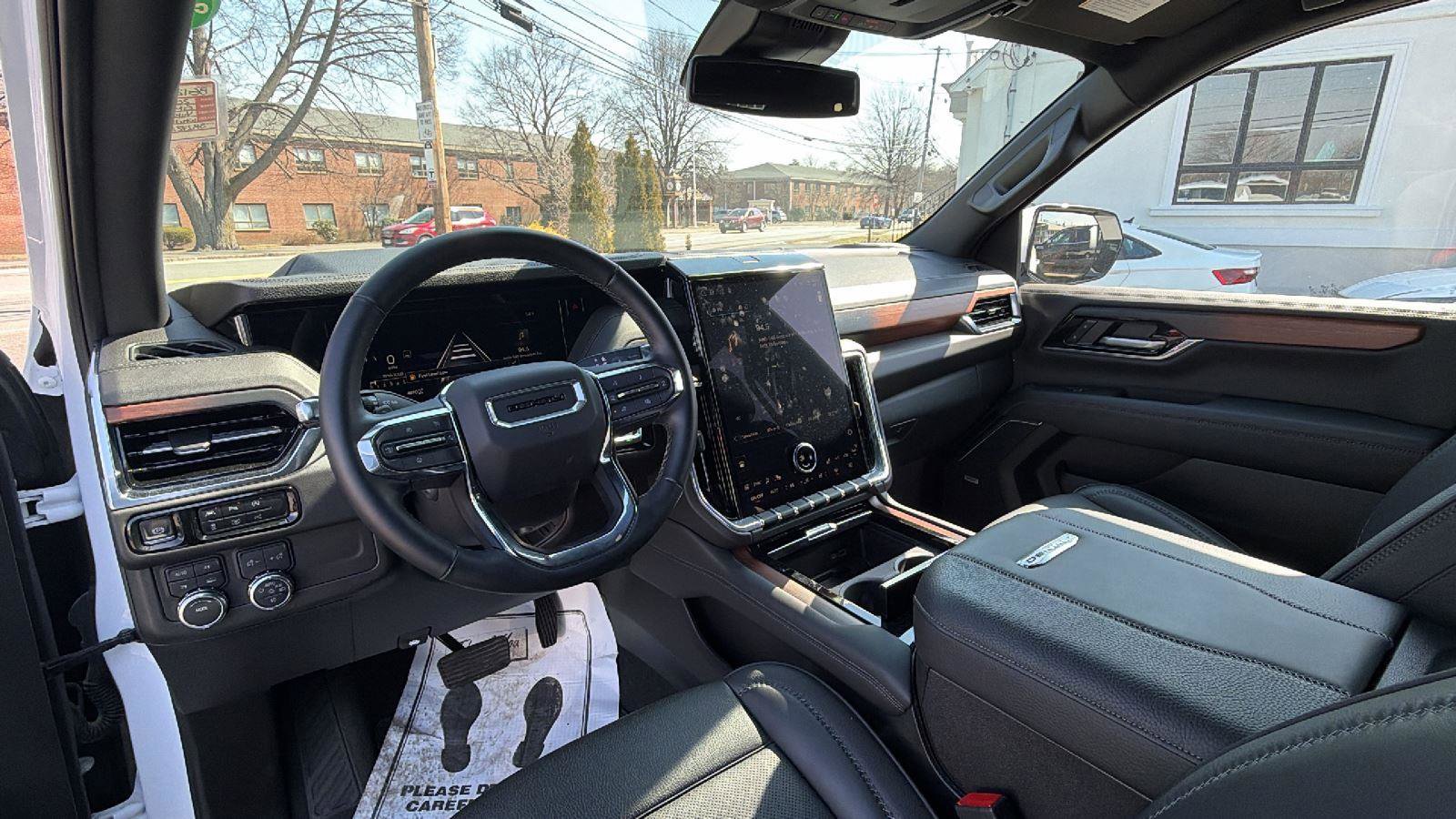 Used 2025 GMC Yukon XL Denali image 19