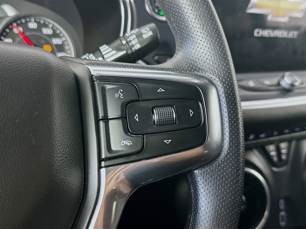 Used 2025 Chevrolet Blazer LT FWD image 26