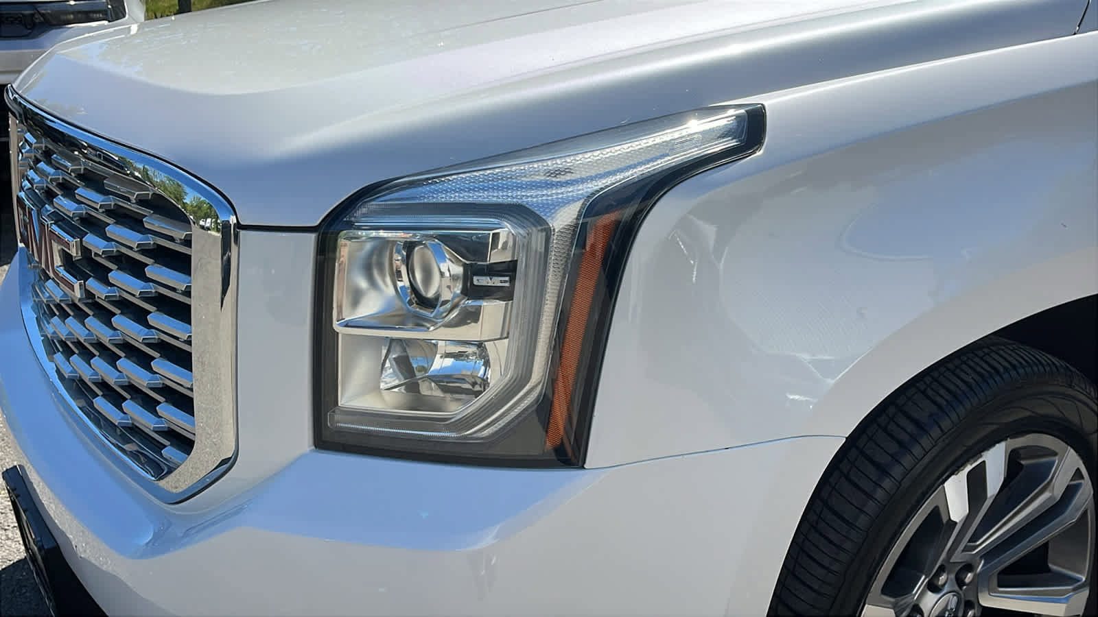 Used 2018 GMC Yukon Denali w/ Denali Ultimate Package AWD/4WD image 7