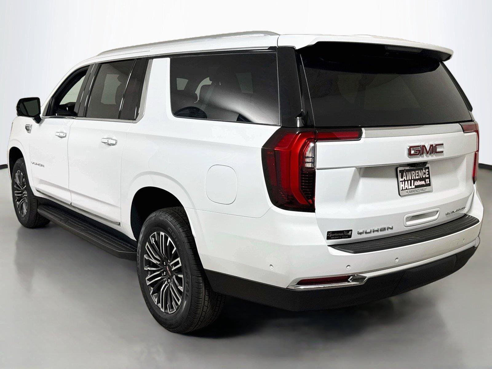 New 2027 GMC Yukon XL Elevation w/ LPO, Floor Liner Package AWD/4WD image 3
