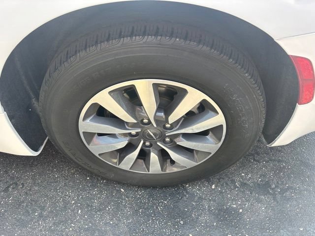 Used 2022 Chrysler Pacifica Touring-L FWD image 24