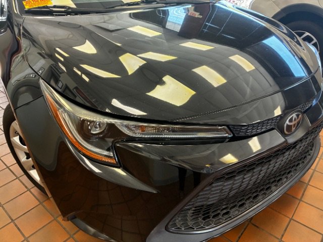 Used 2021 Toyota Corolla LE FWD image 2