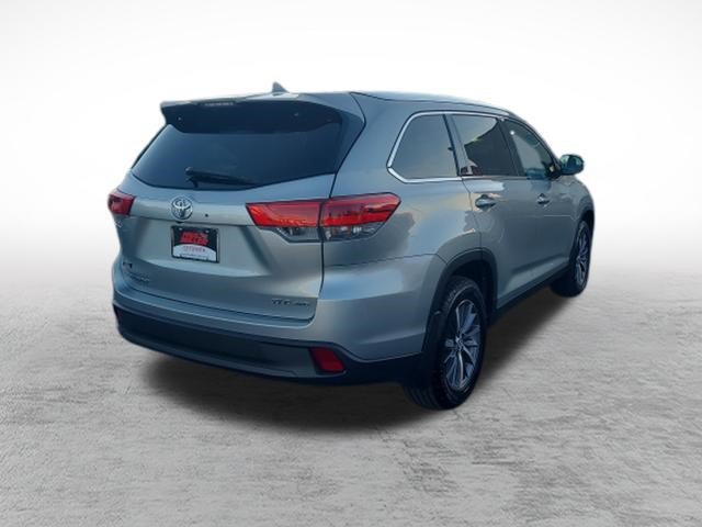 Used 2019 Toyota Highlander XLE AWD/4WD image 7