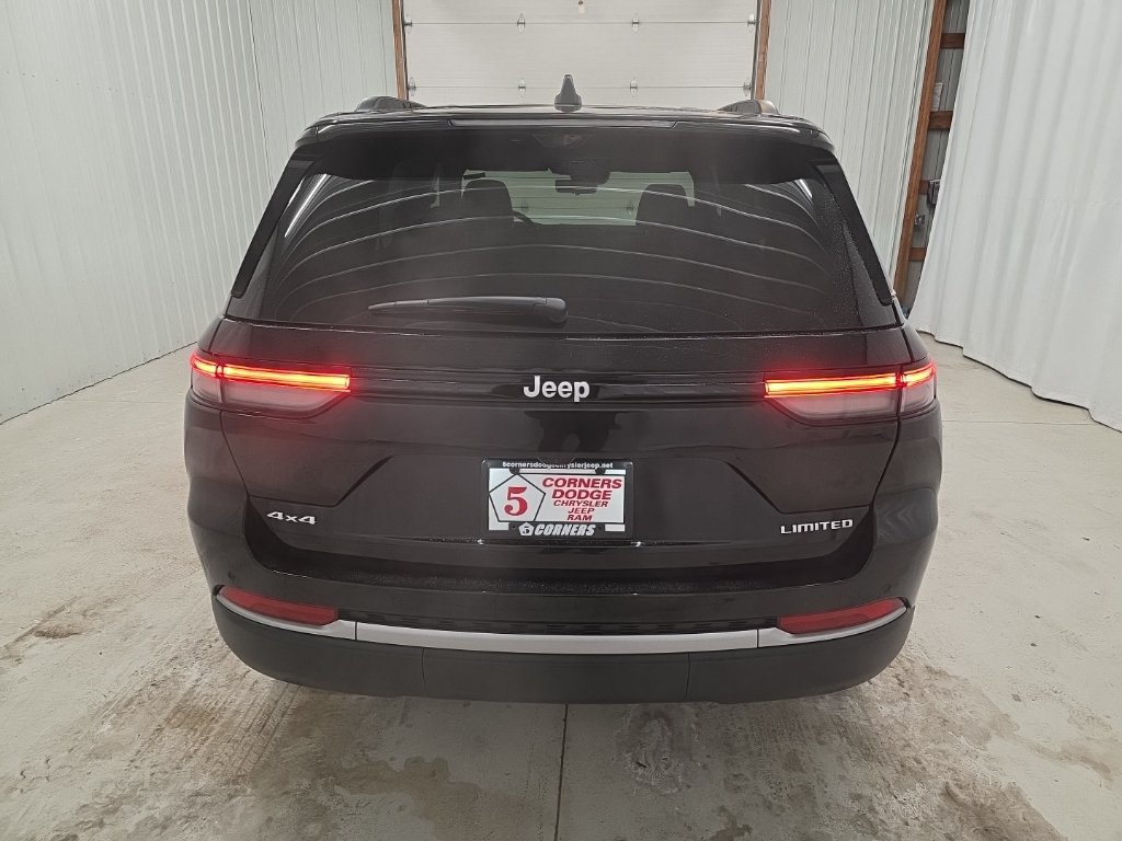 New 2026 Jeep Grand Cherokee Limited w/ Luxury Tech Group II AWD/4WD image 4