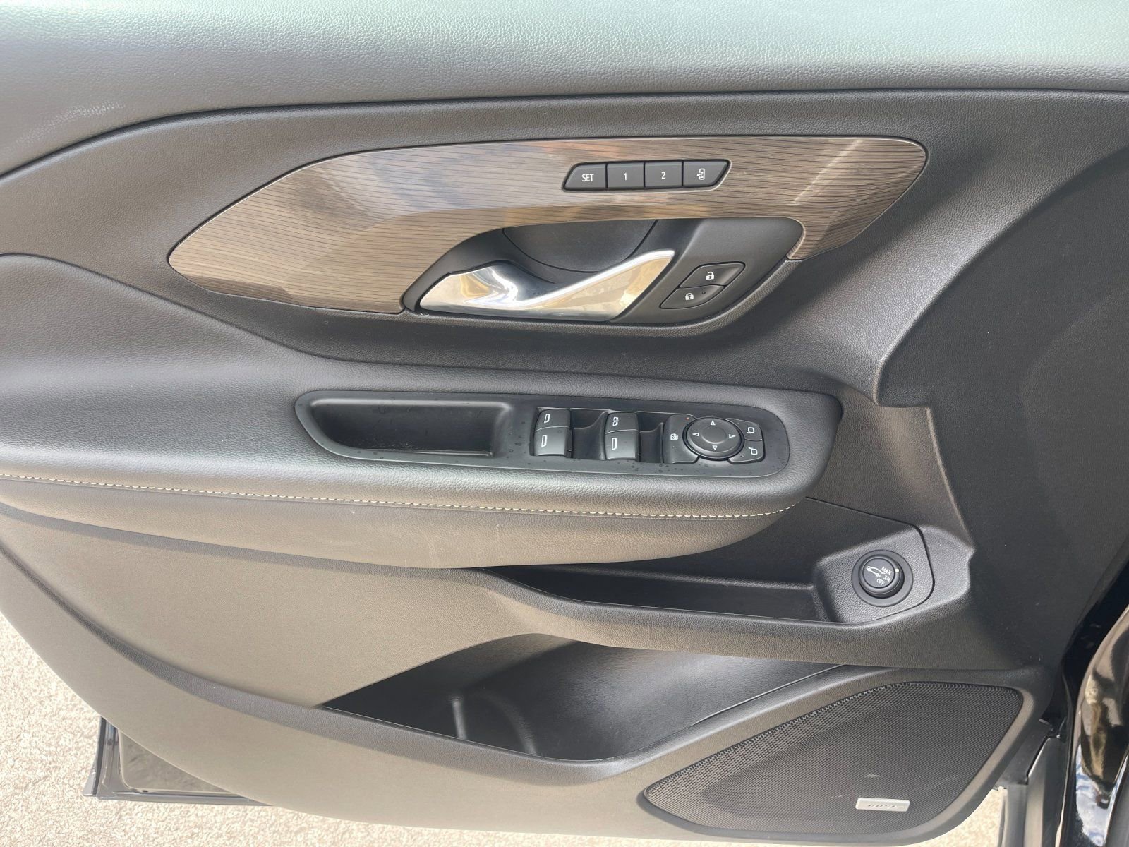 Used 2023 GMC Terrain Denali image 12