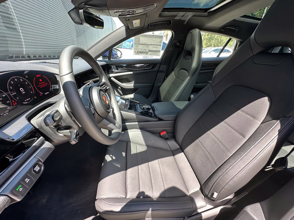 Used 2026 Porsche Panamera RWD image 5