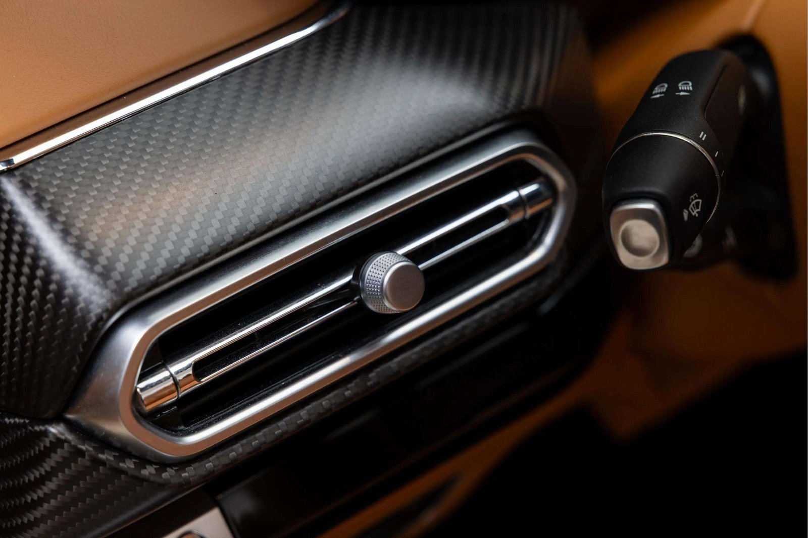 New 2026 Aston Martin V8 Vantage Roadster image 25