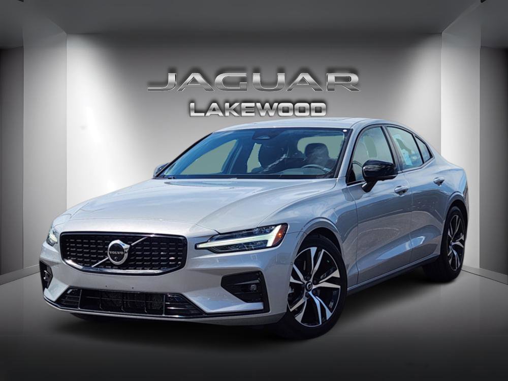 Used 2024 Volvo S60 B5 Plus FWD image 1