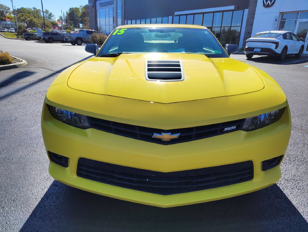 Used 2015 Chevrolet Camaro SS RWD image 2