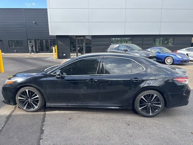 Used 2018 Toyota Camry XSE FWD image 5