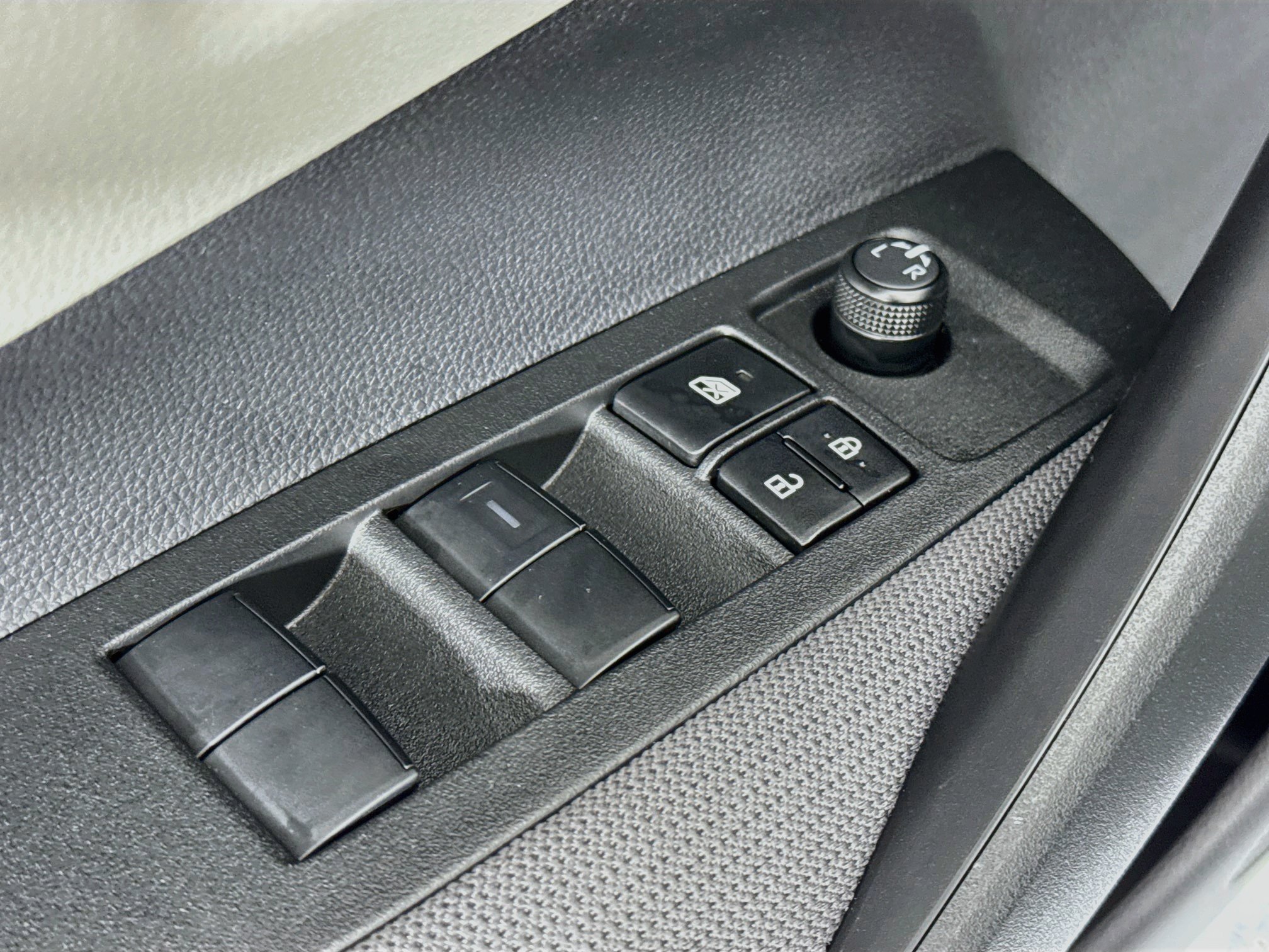 Used 2026 Toyota Corolla LE w/ LE Premium Package FWD image 17