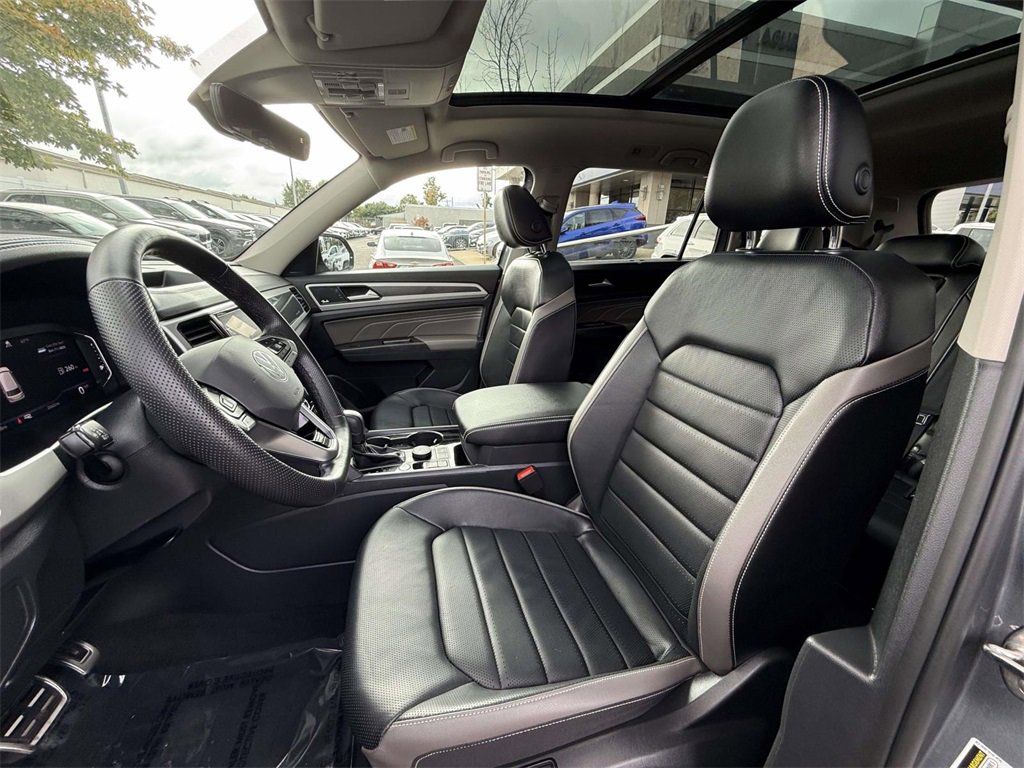 Used 2022 Volkswagen Atlas SEL Premium image 10