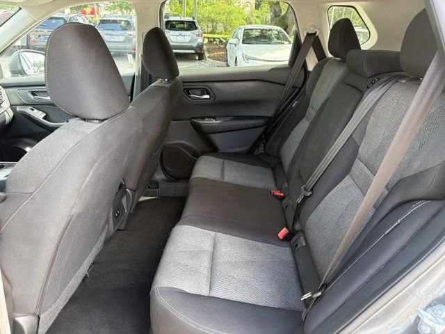 Used 2024 Nissan Rogue SV FWD image 13
