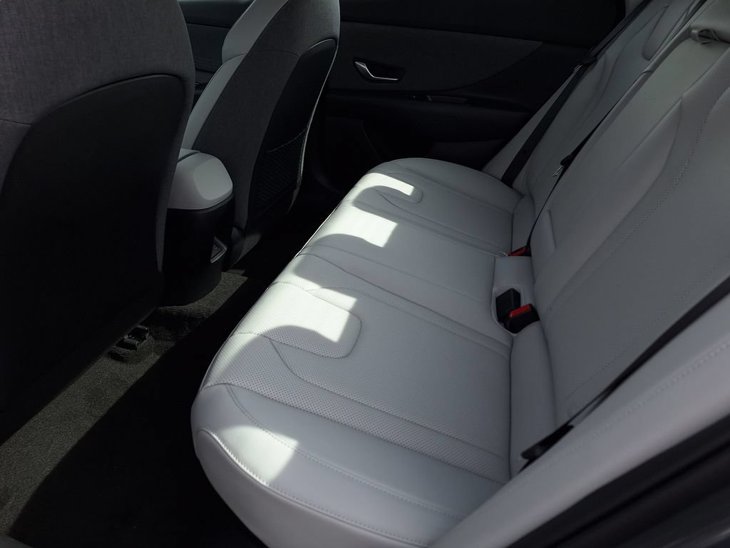 New 2026 Hyundai Elantra Limited FWD image 12