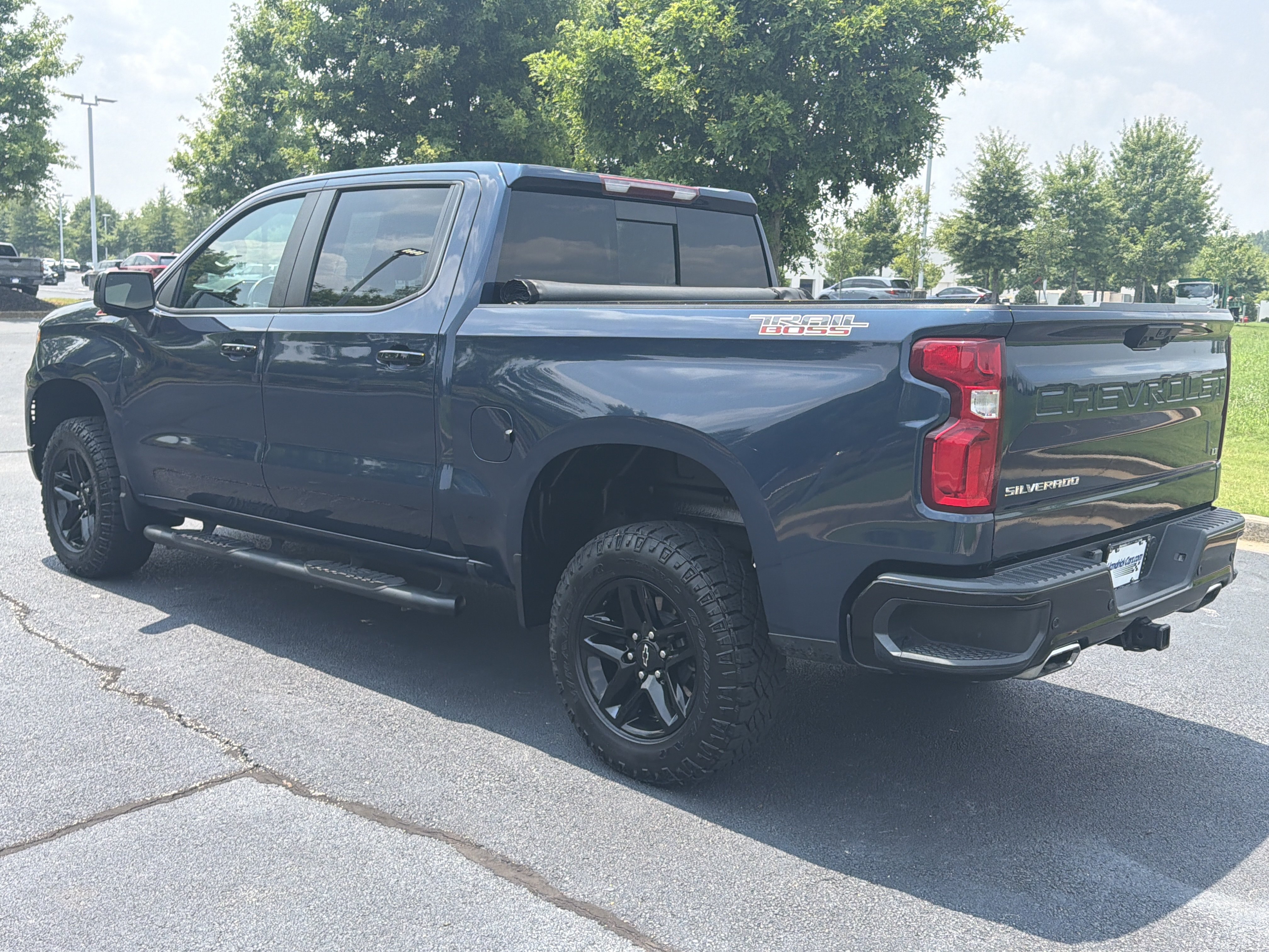 Used 2022 Chevrolet Silverado 1500 LT Trail Boss w/ Convenience Package II AWD/4WD image 7