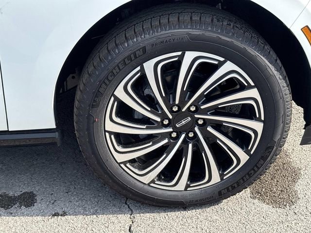 New 2026 Lincoln Navigator Black Label AWD/4WD image 9