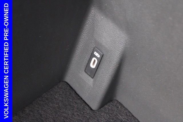 Used 2022 Volkswagen Atlas Cross Sport SE w/ Panoramic Sunroof Package image 48