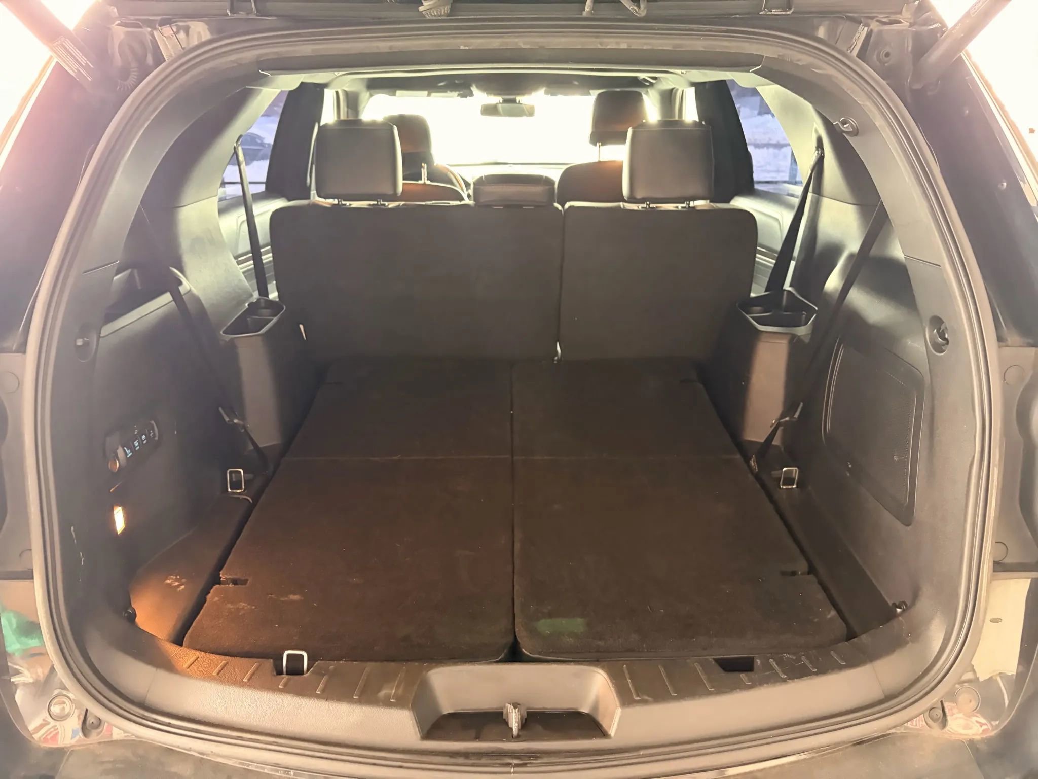 Used 2017 Ford Explorer Platinum image 17