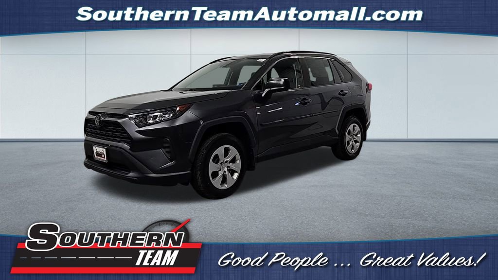 Used 2020 Toyota RAV4 LE image 1