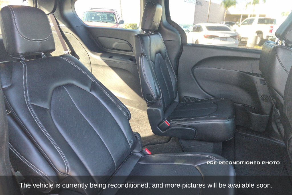Used 2026 Chrysler Pacifica Select FWD image 13