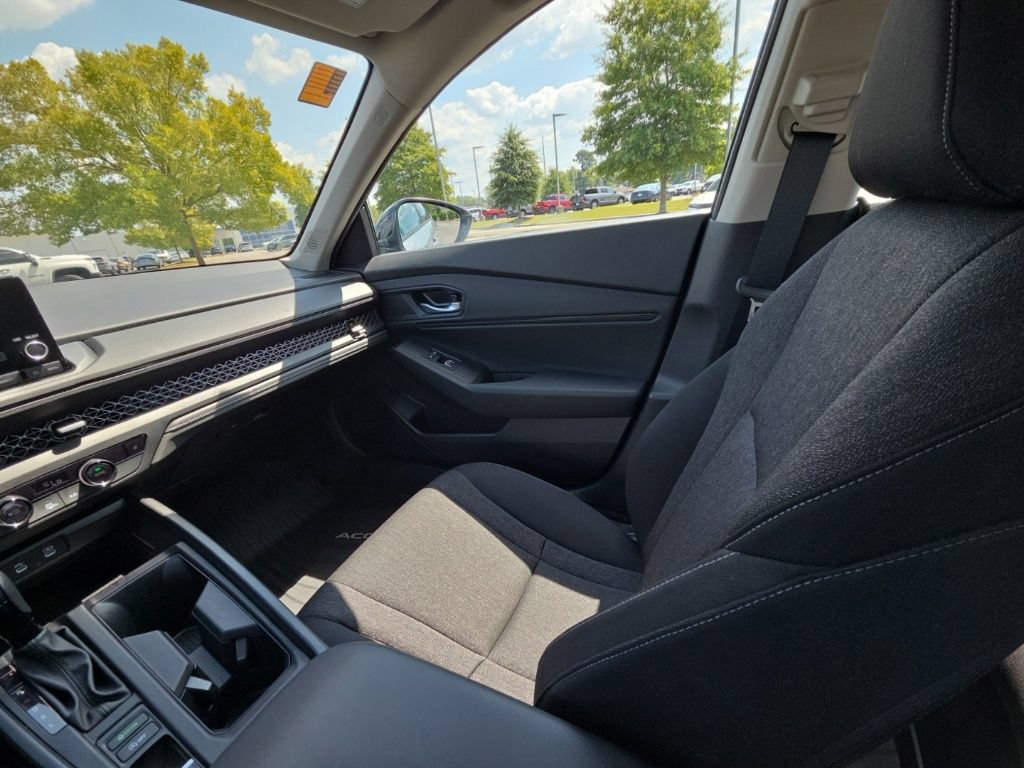 Used 2025 Honda Accord SE image 22