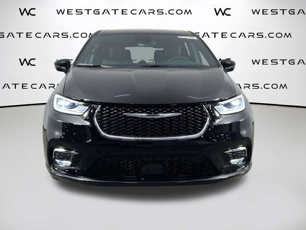 New 2026 Chrysler Pacifica Select image 2
