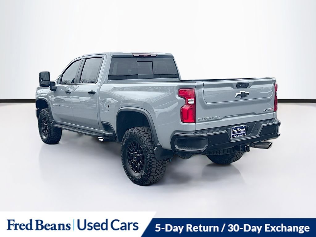 Used 2024 Chevrolet Silverado 2500 ZR2 w/ Technology Package image 5