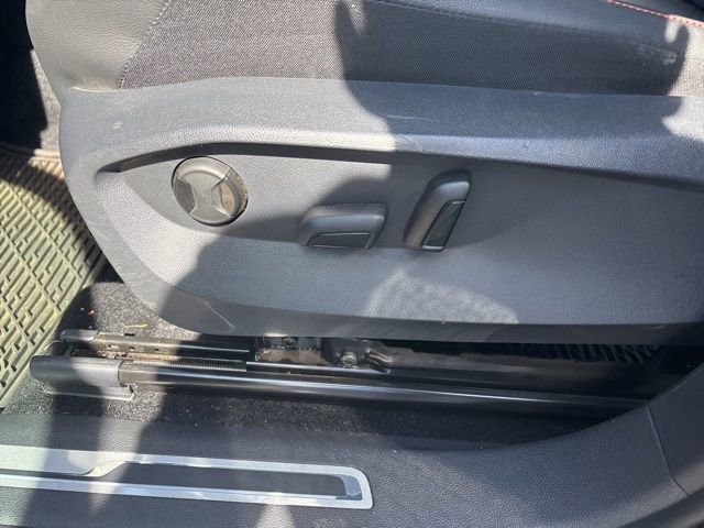 Used 2024 Volkswagen Tiguan Wolfsburg Edition image 30