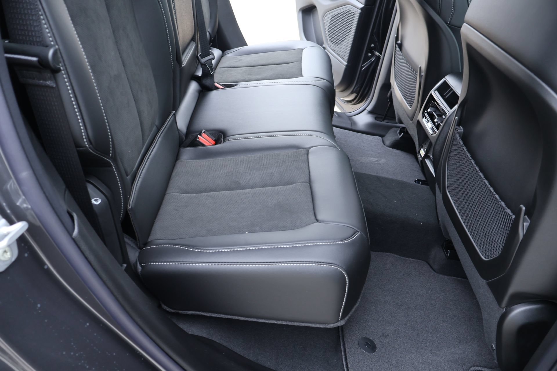 New 2026 Jeep Grand Cherokee Altitude AWD/4WD image 15