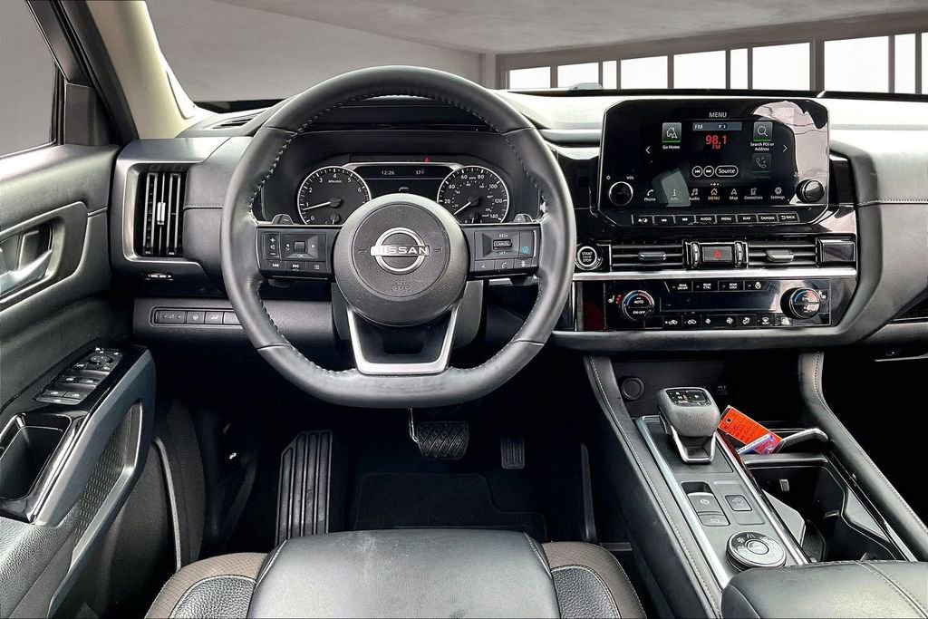 Used 2023 Nissan Pathfinder SL w/ SL Premium Package image 5