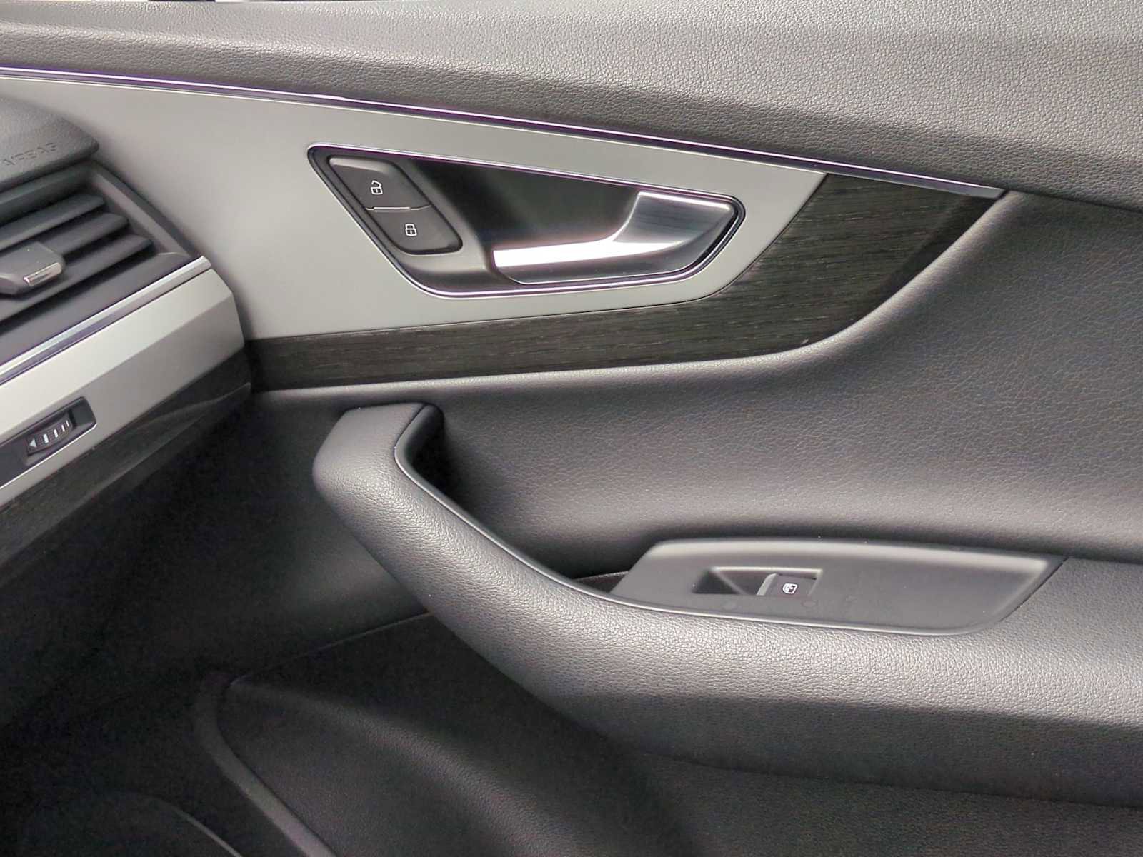 Used 2019 Audi Q7 2.0T Premium w/ Convenience Package image 39