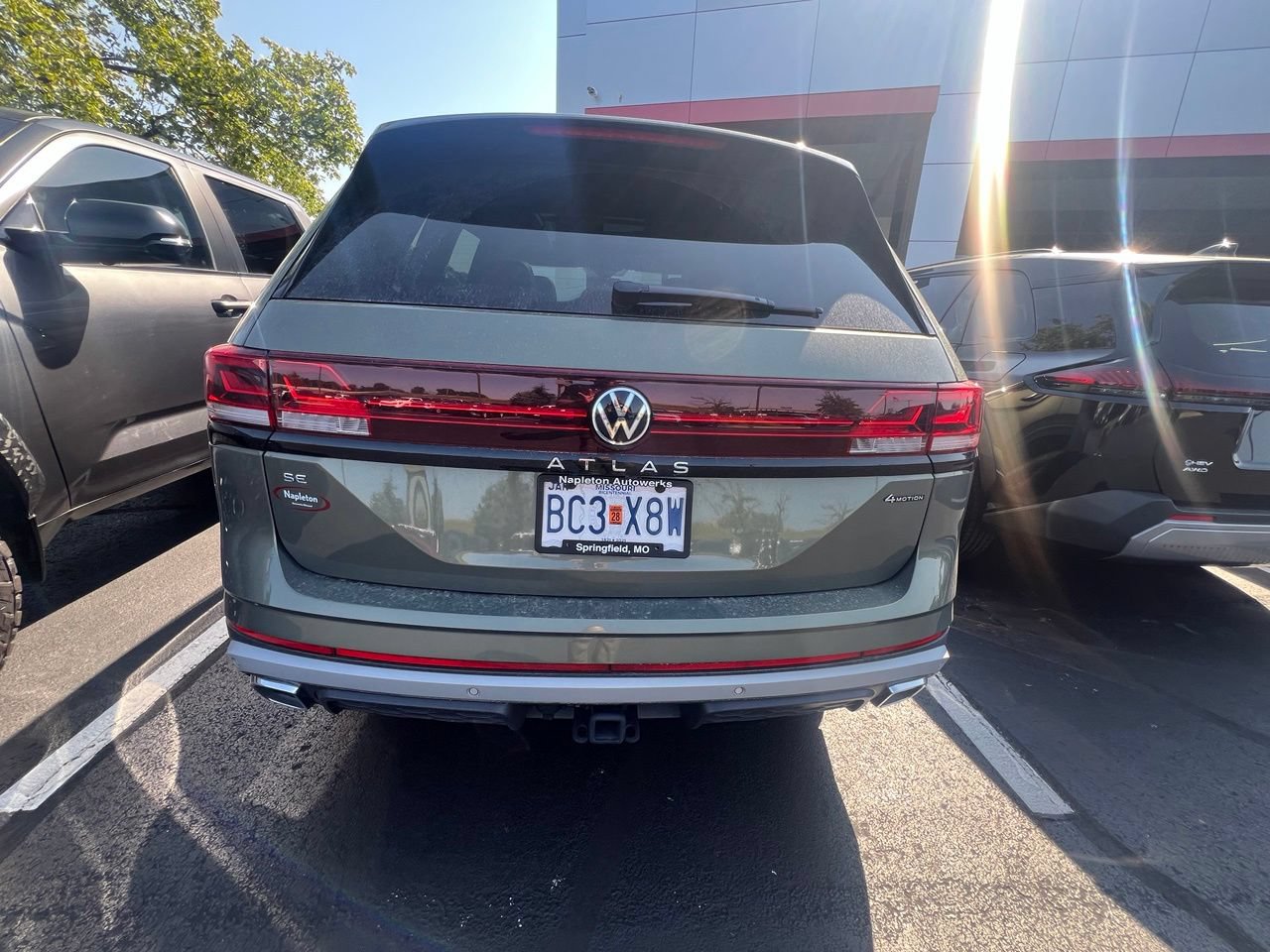 Used 2024 Volkswagen Atlas Peak Edition SE AWD/4WD image 6