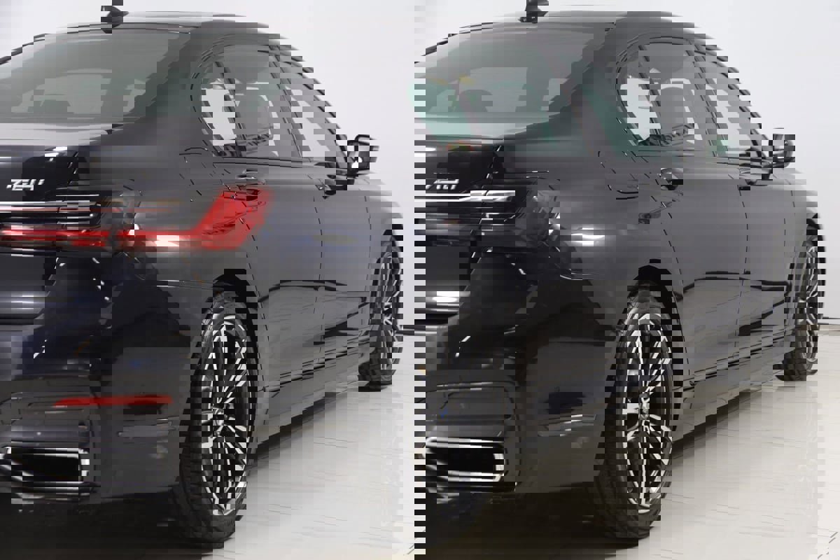 Used 2022 BMW 750i xDrive w/ M Sport Package image 59