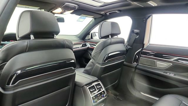Used 2022 BMW 750i xDrive w/ Executive Package AWD/4WD image 30