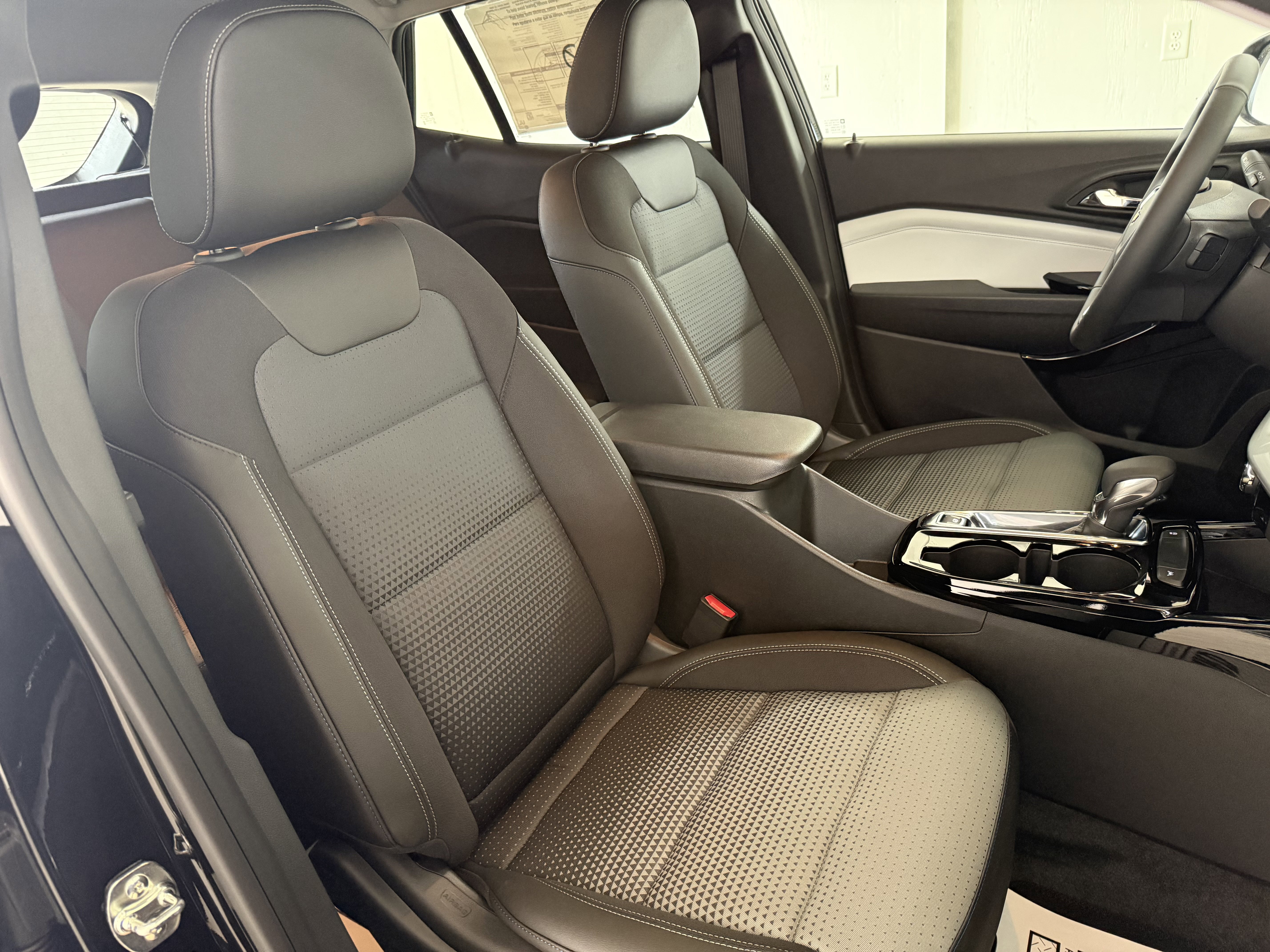 New 2026 Chevrolet Trax LT w/ LT Convenience Package image 28