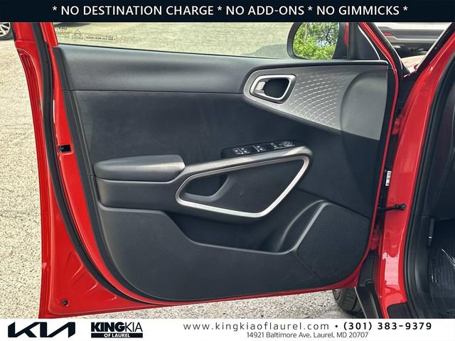 Used 2023 Kia Soul LX w/ LX Technology Package FWD image 19