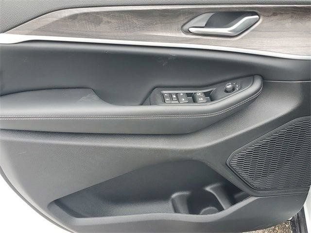 New 2026 Jeep Grand Cherokee Altitude AWD/4WD image 16