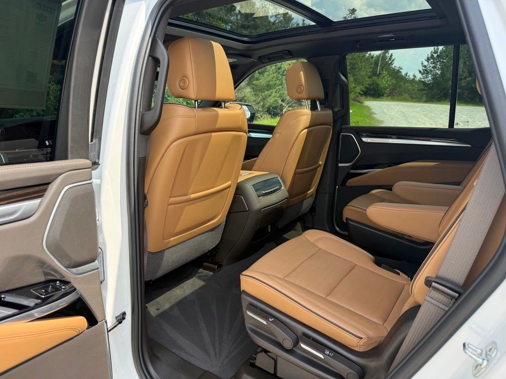 Certified 2025 Cadillac Escalade Premium Luxury w/ Touring Package AWD/4WD image 24