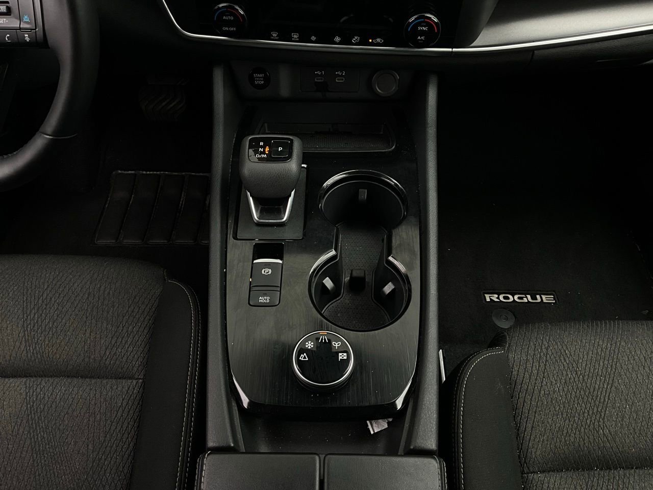 Used 2025 Nissan Rogue SV image 15