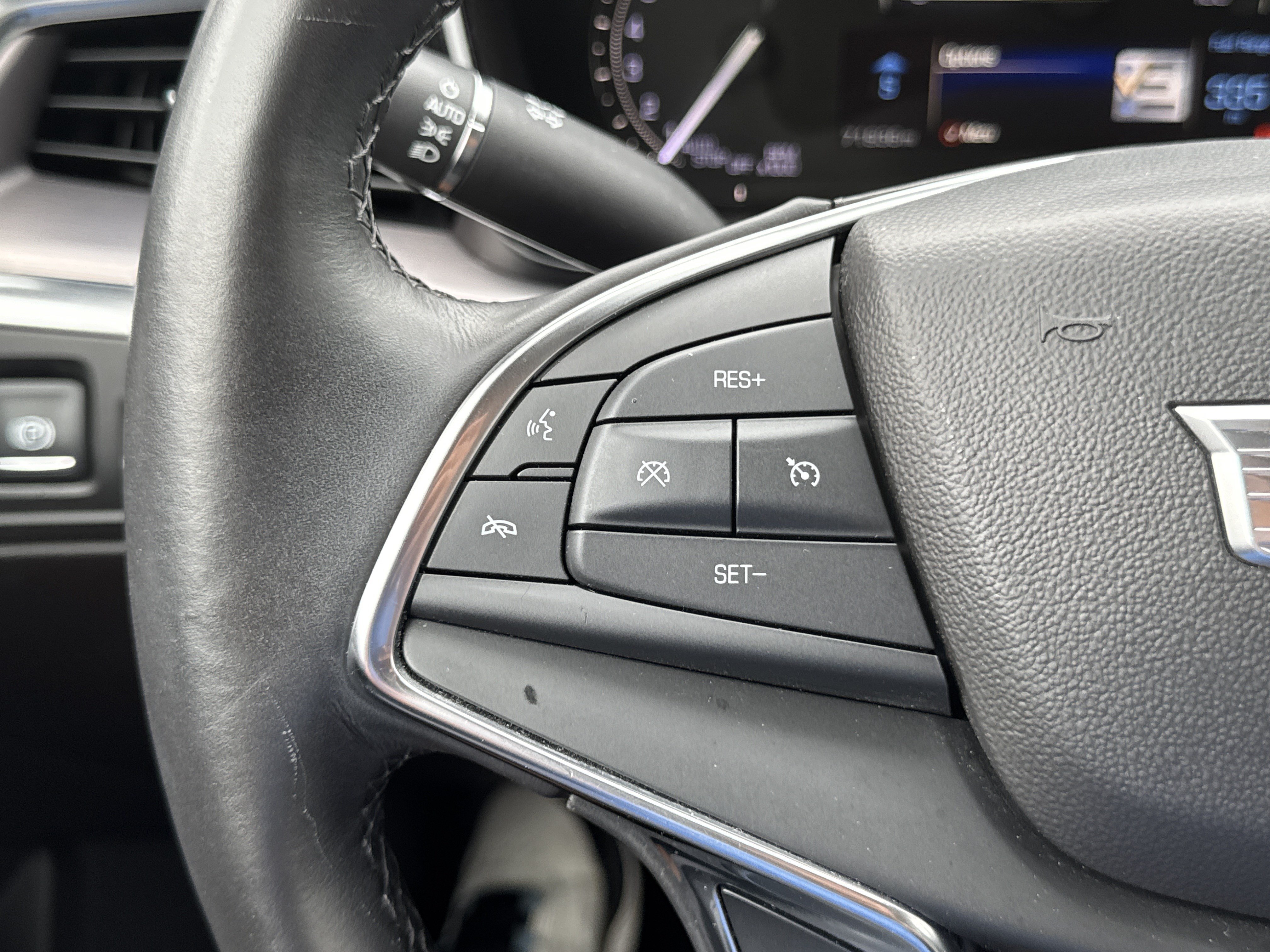 Used 2018 Cadillac XT5 Luxury AWD/4WD image 14